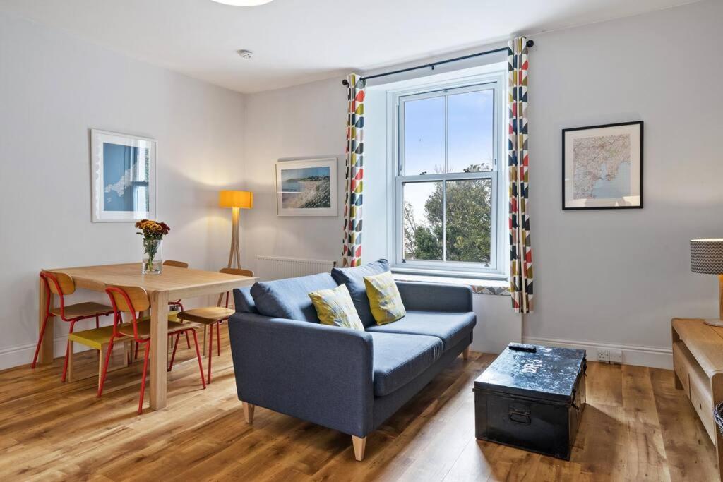 Pendennis - Bright Victorian Flat, Sea Views & Close To Beach Falmouth Buitenkant foto