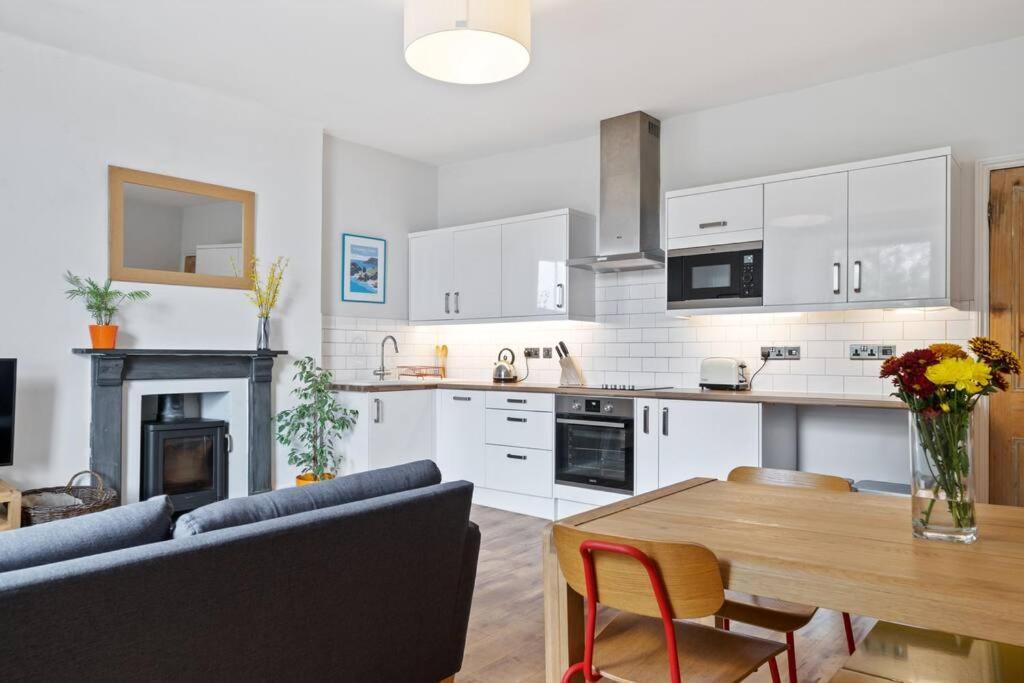 Pendennis - Bright Victorian Flat, Sea Views & Close To Beach Falmouth Buitenkant foto